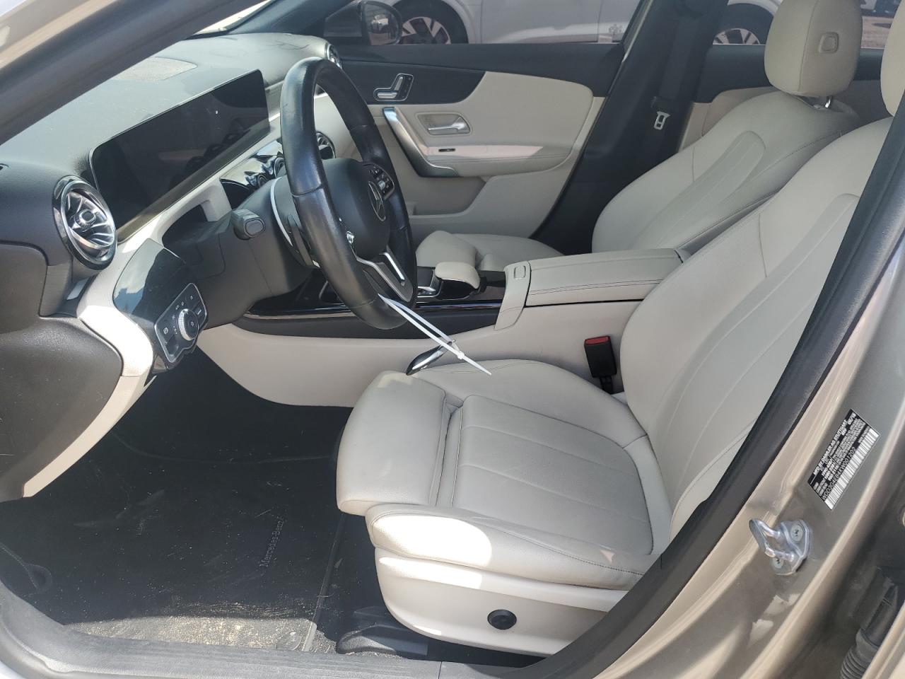 WDD3G4EB4KW001202 2019 Mercedes-Benz A 220