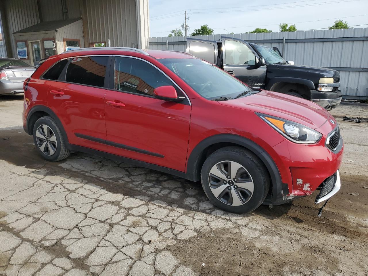 KNDCB3LC3J5123858 2018 Kia Niro Fe