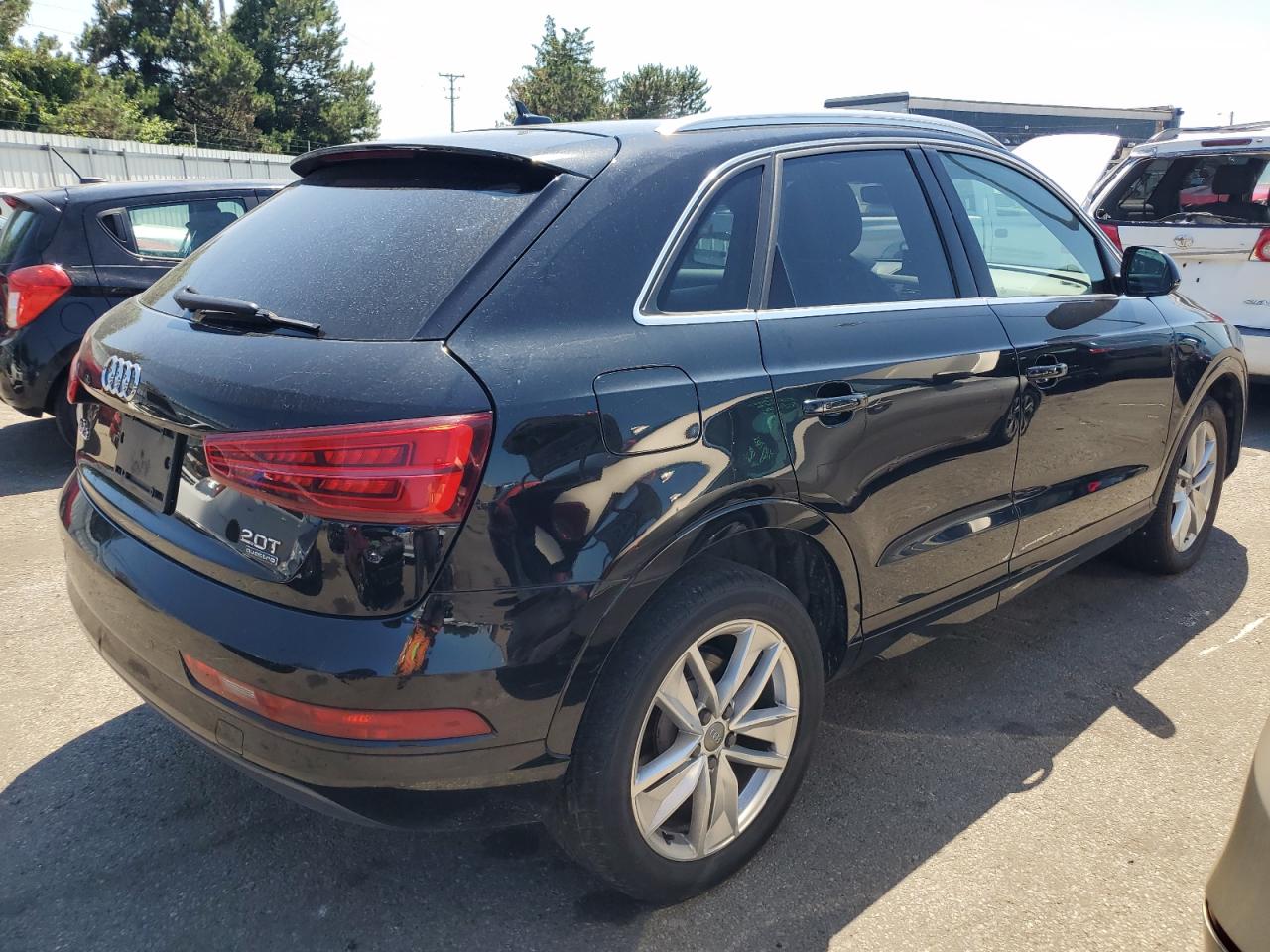 2016 Audi Q3 Premium Plus vin: WA1EFCFS8GR015330