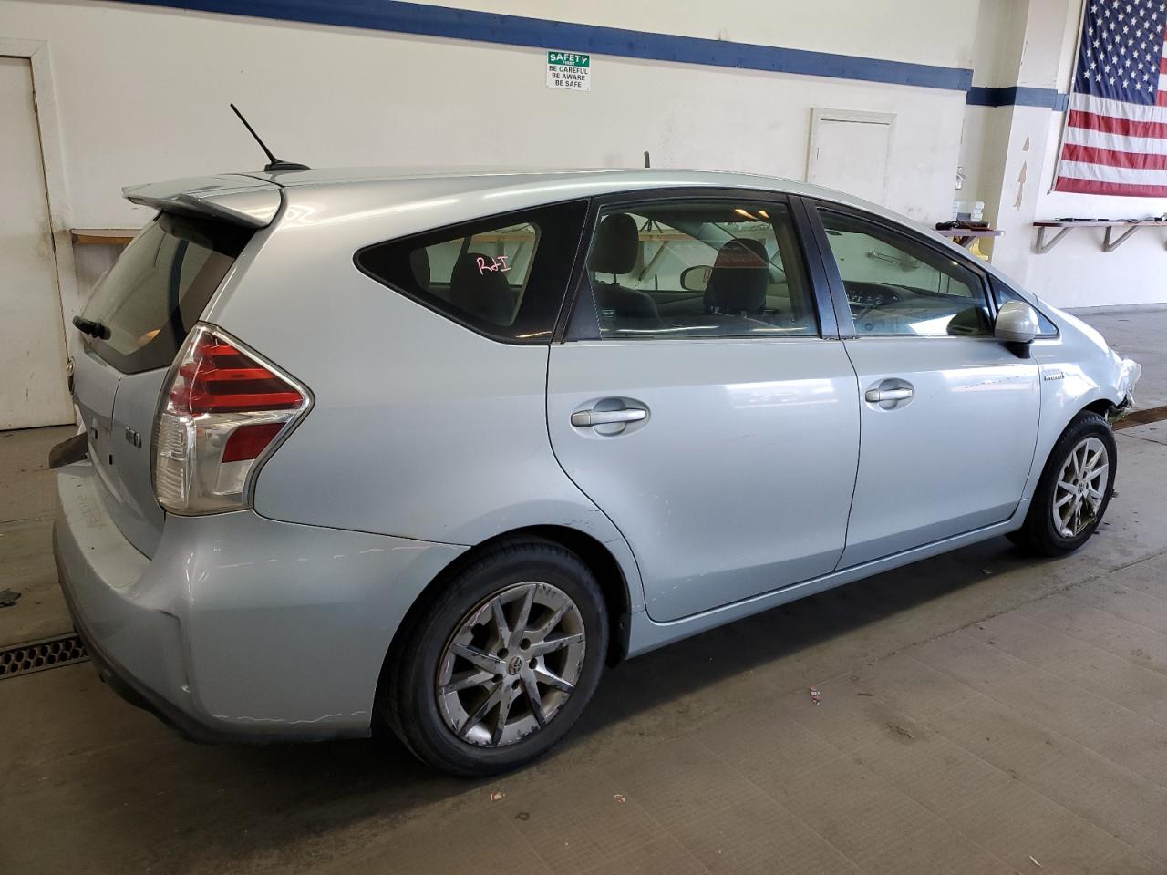 JTDZN3EU9FJ033104 2015 Toyota Prius V