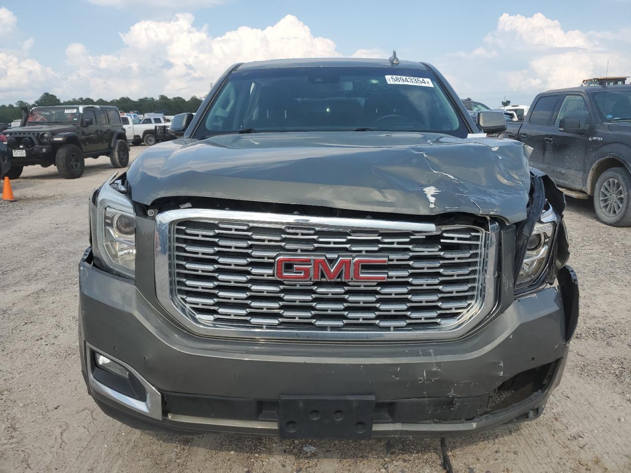 1GKS2HKJ8JR355023 2018 GMC Yukon Xl Denali