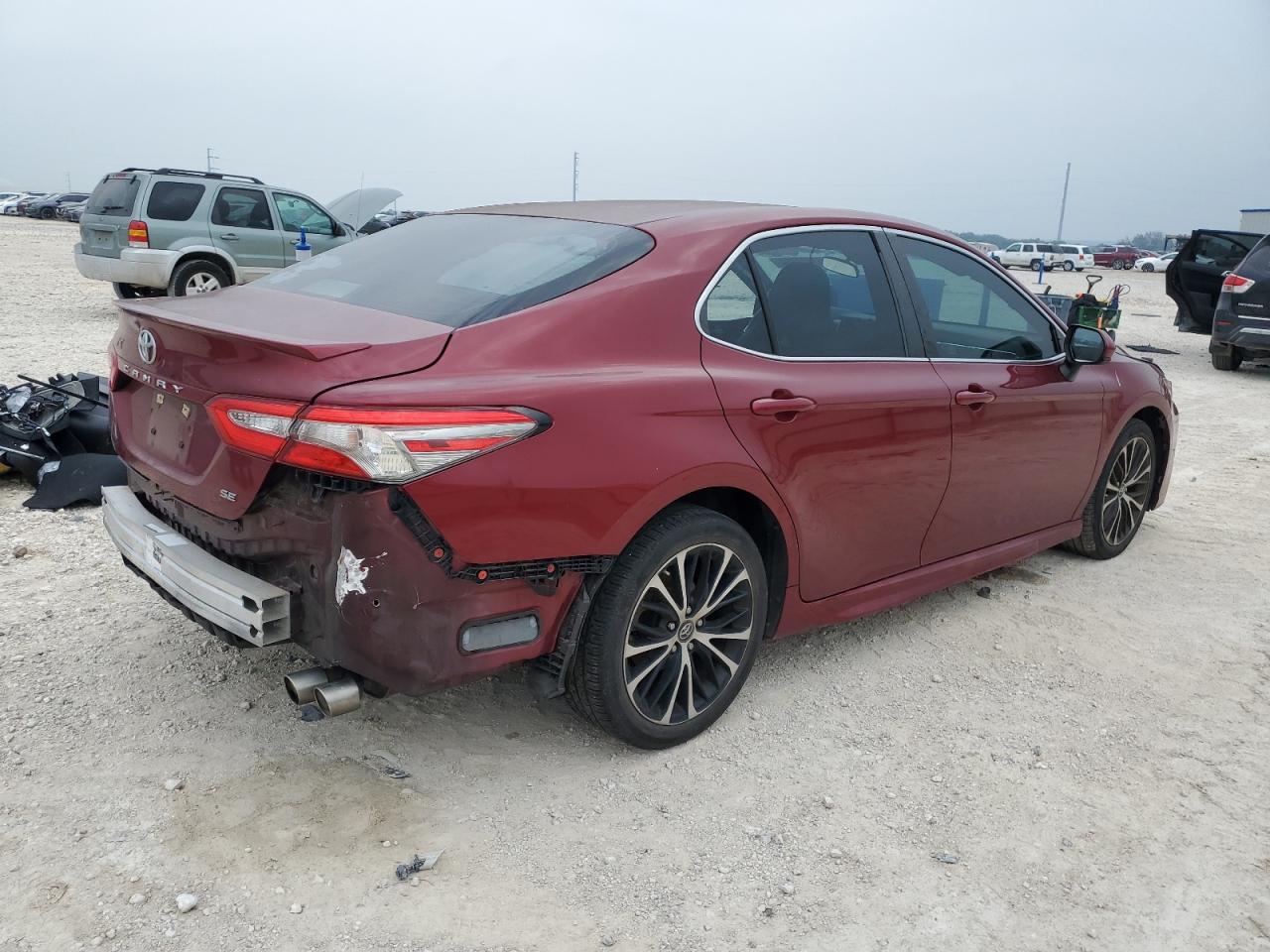 2018 Toyota Camry L vin: 4T1B11HK3JU658371