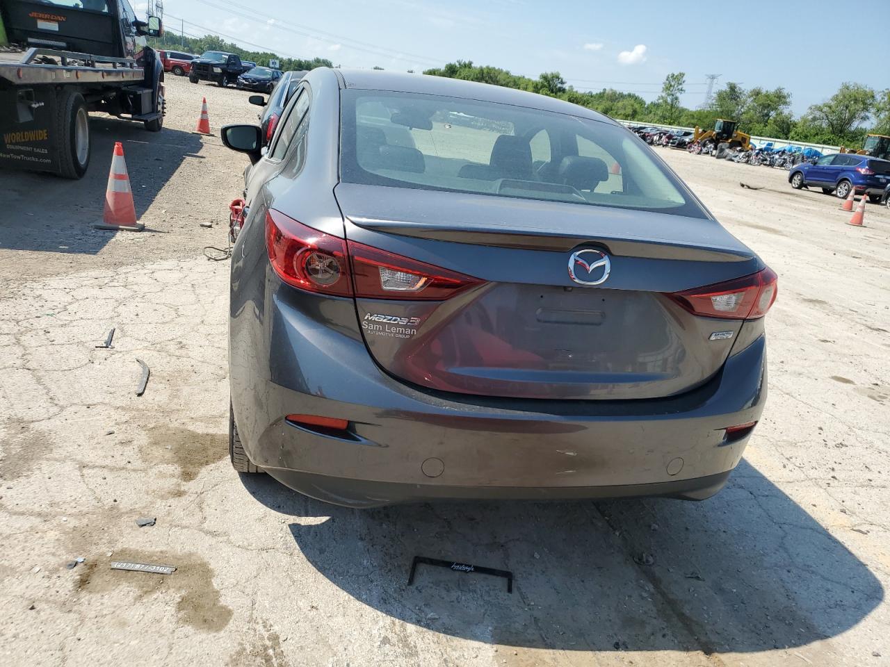 3MZBN1V33JM277157 2018 Mazda 3 Touring