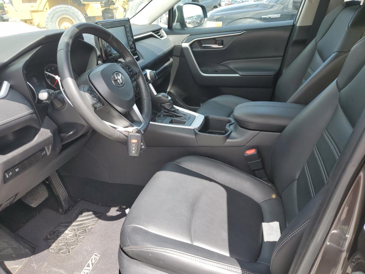 2T3C1RFV9NC196557 2022 Toyota Rav4 Xle Premium