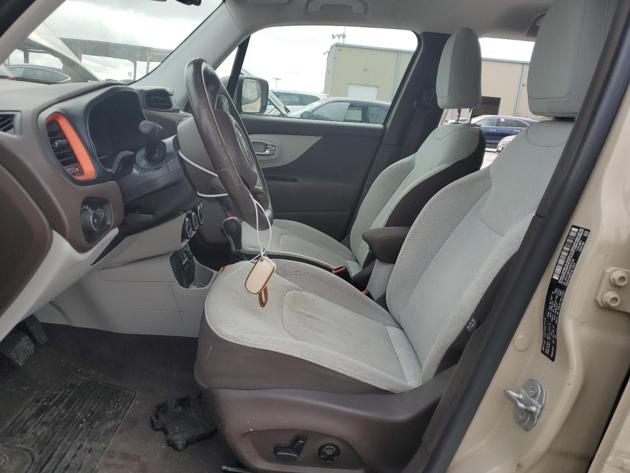 ZACCJABT2GPD72189 2016 Jeep Renegade Latitude