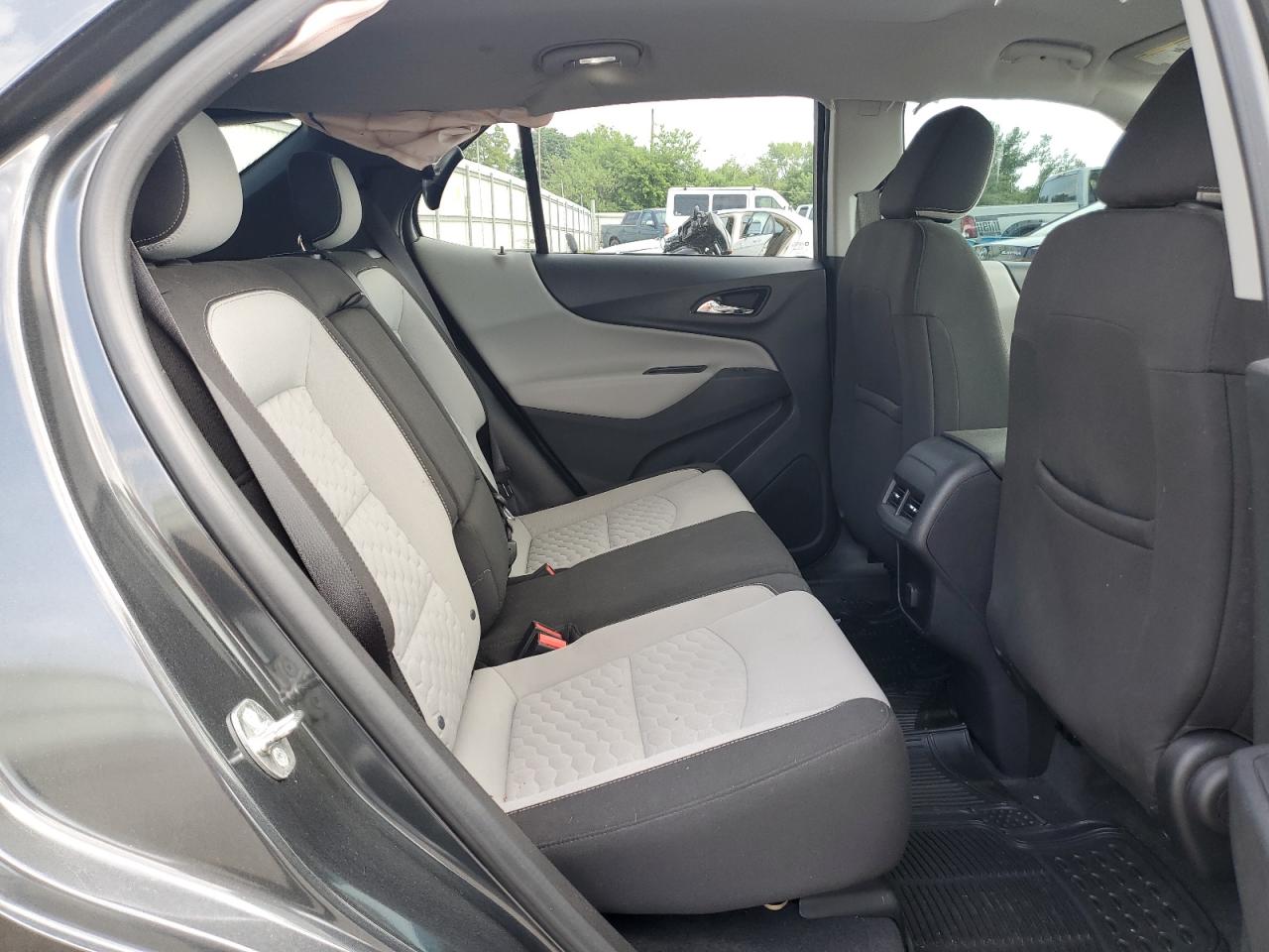 2GNAXHEV6J6266478 2018 Chevrolet Equinox Ls