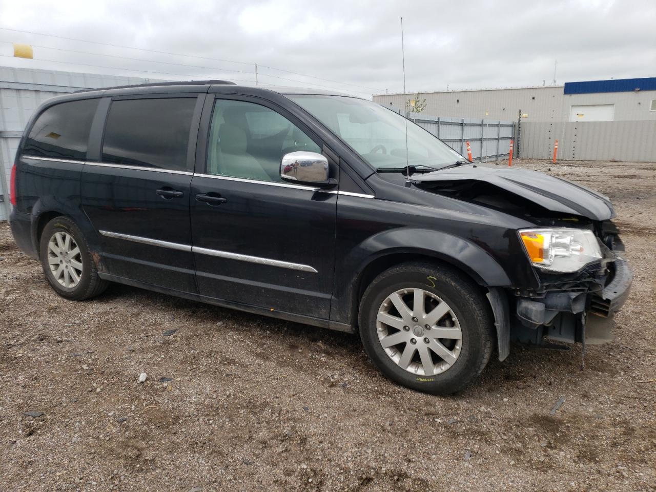 2A4RR8DG2BR676231 2011 Chrysler Town & Country Touring L