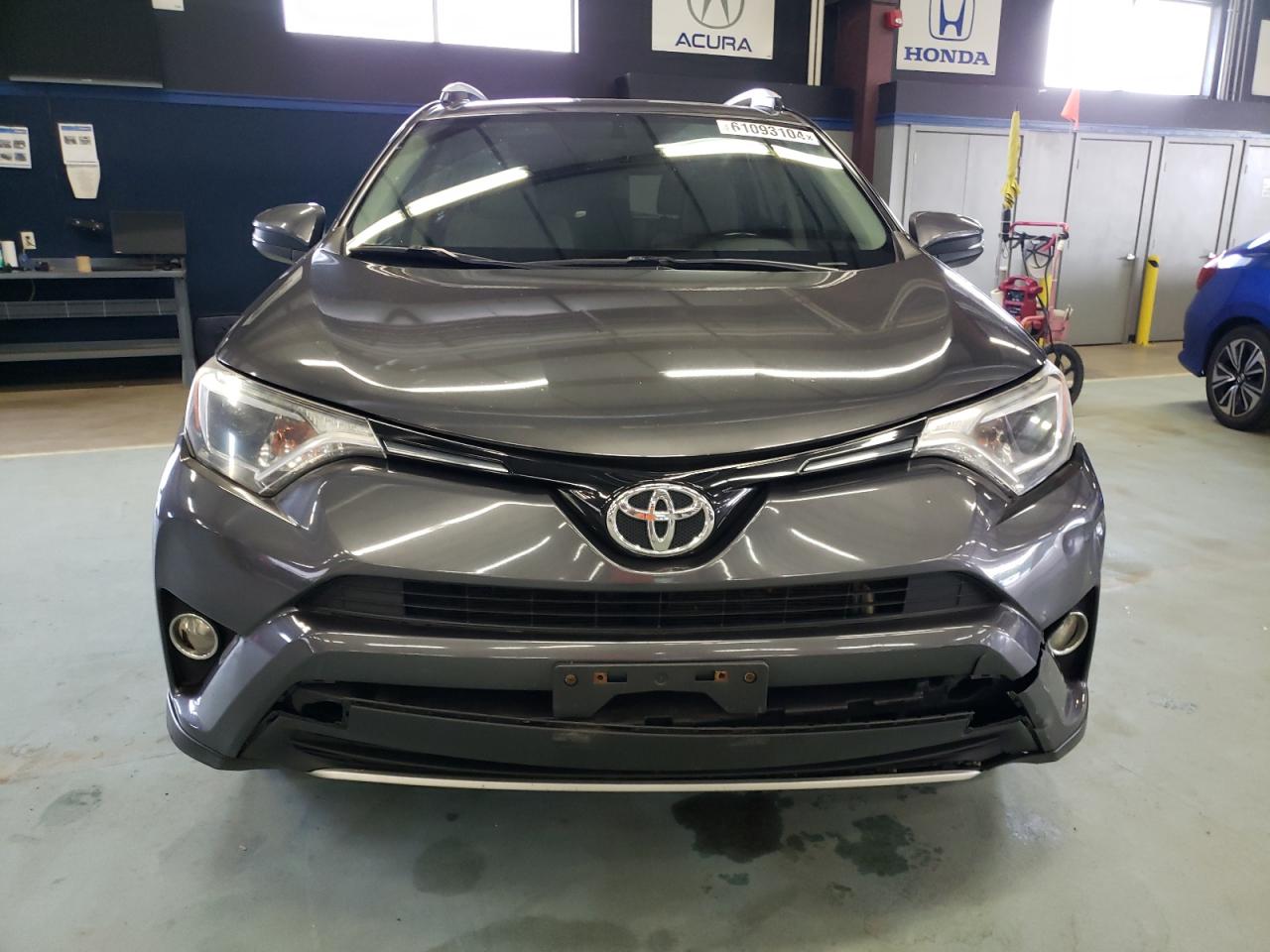 2016 Toyota Rav4 Xle vin: JTMRFREV2GJ089475