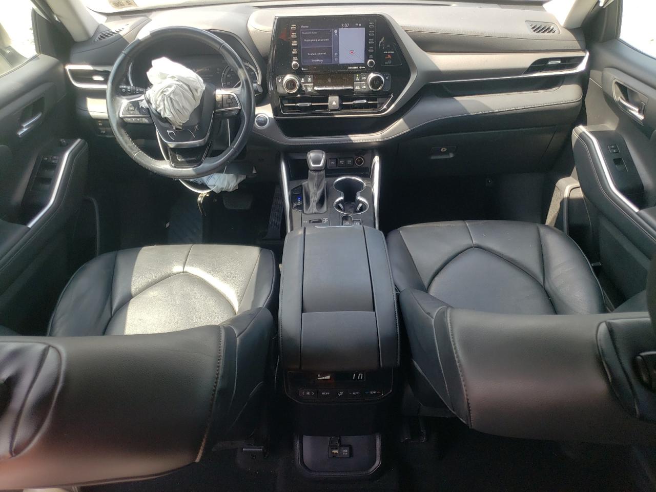 5TDHZRBH5MS533464 2021 Toyota Highlander Xle