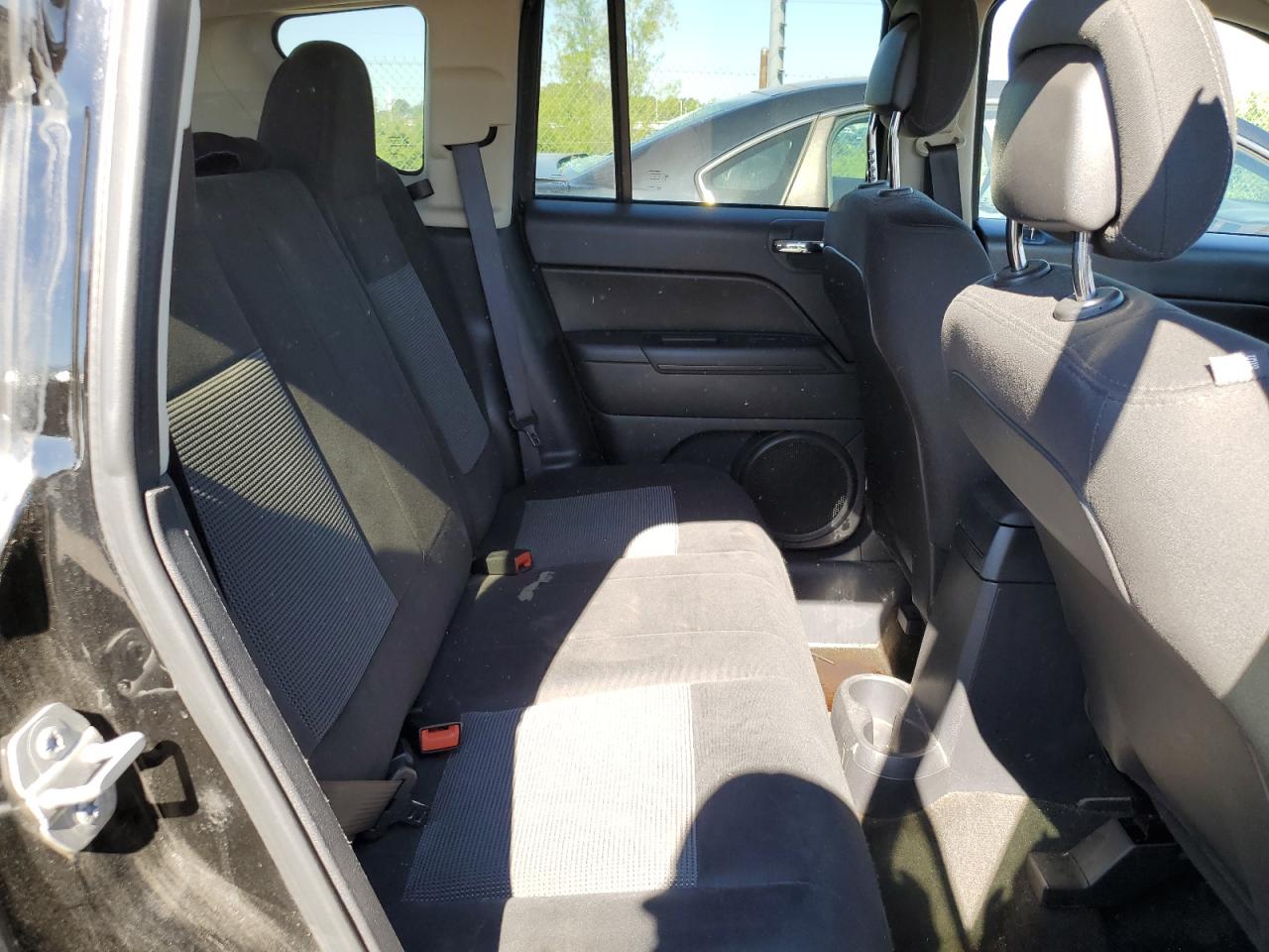 1C4NJCBAXGD609271 2016 Jeep Compass Sport