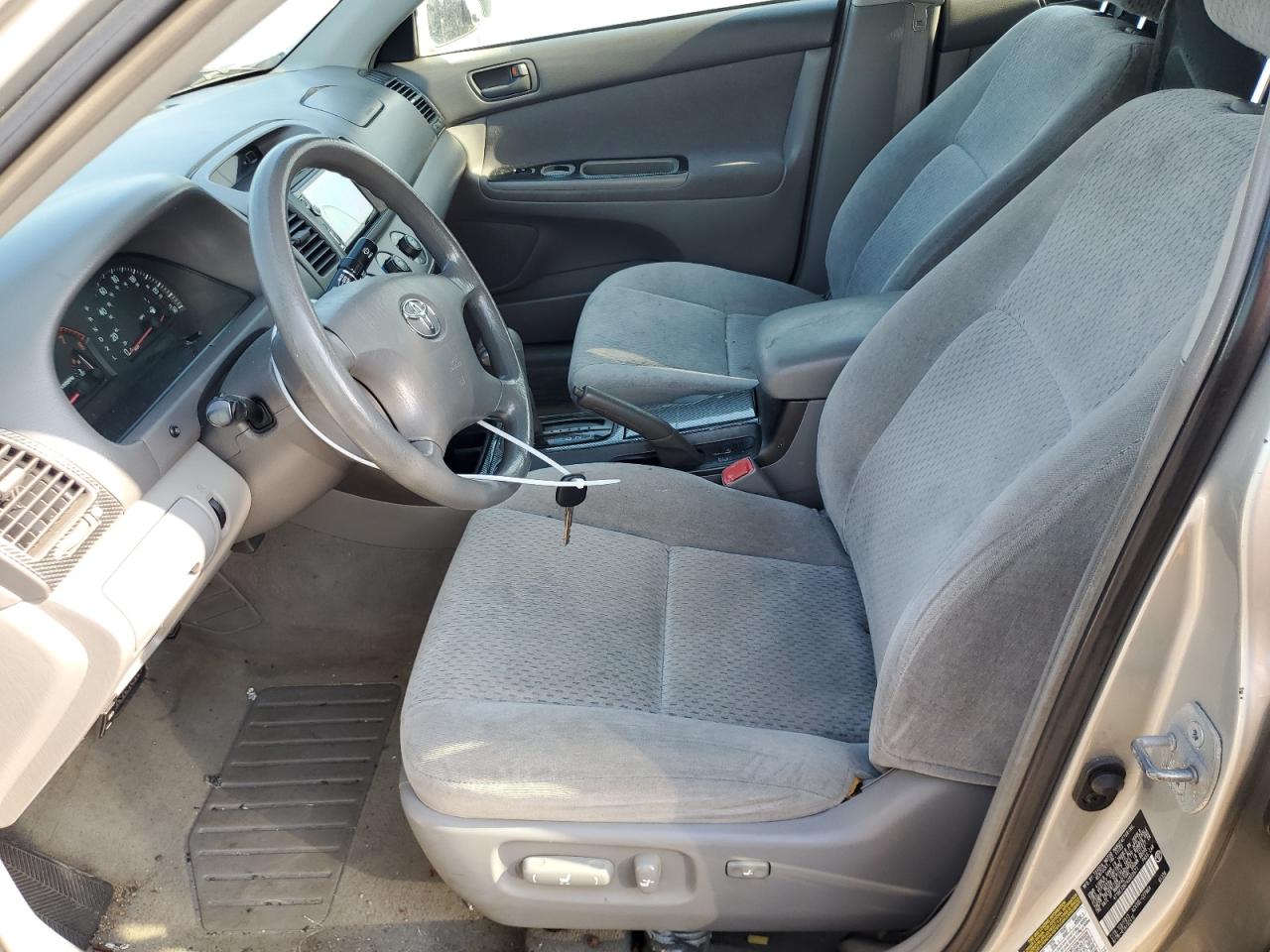 4T1BE32K74U822671 2004 Toyota Camry Le