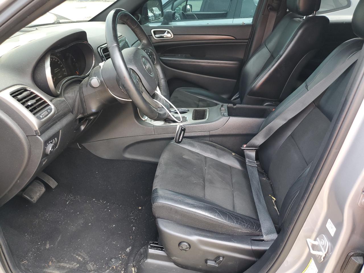 1C4RJEAG9KC705233 2019 Jeep Grand Cherokee Laredo