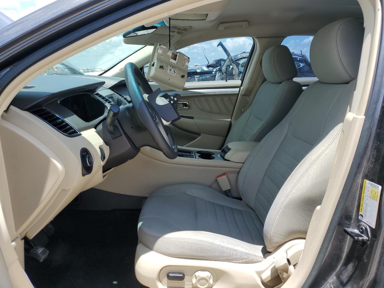 1FAHP2D89JG123353 2018 Ford Taurus Se