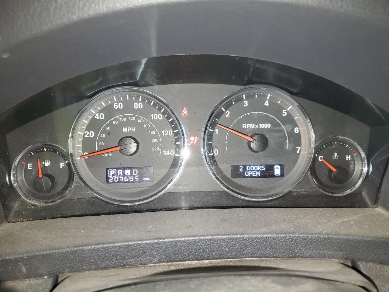 1J8GR48K98C212318 2008 Jeep Grand Cherokee Laredo