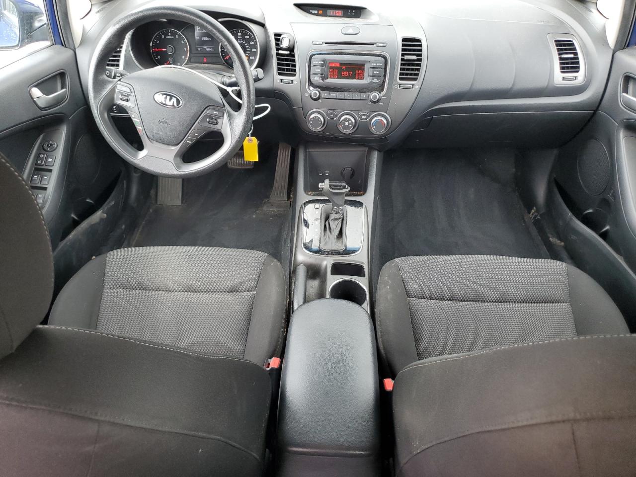 3KPFK4A73HE049929 2017 Kia Forte Lx