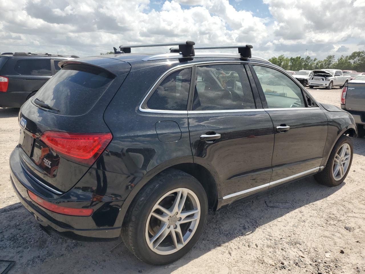 WA1C2AFP4HA077343 2017 Audi Q5 Premium