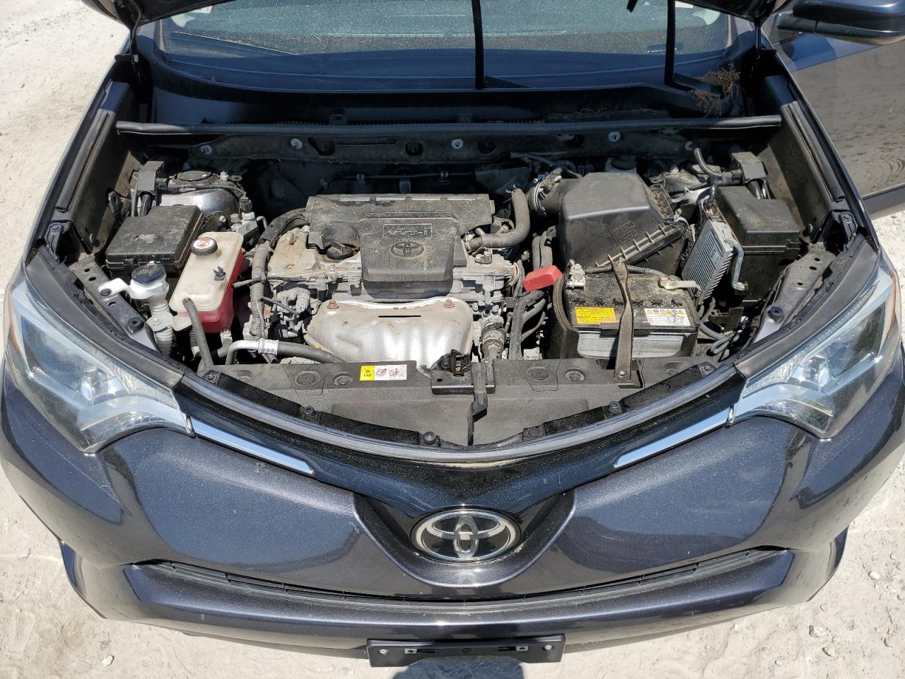 JTMBFREV7HJ710700 2017 Toyota Rav4 Le