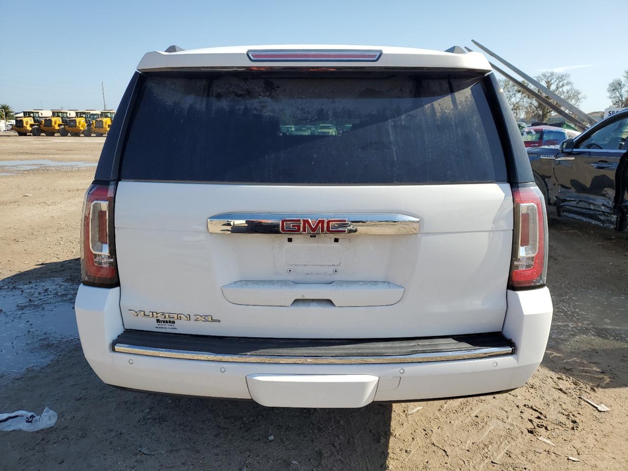 1GKS1HKJ2HR293552 2017 GMC Yukon Xl Denali