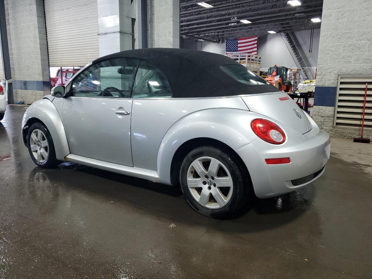 3VWRF31Y87M413669 2007 Volkswagen New Beetle Convertible Option Package 1