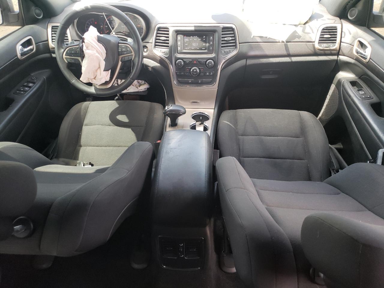 1C4RJEAG3FC613976 2015 Jeep Grand Cherokee Laredo