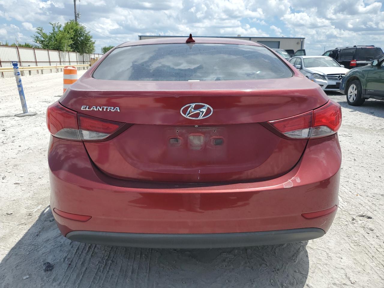 2016 Hyundai Elantra Se vin: 5NPDH4AE7GH723076