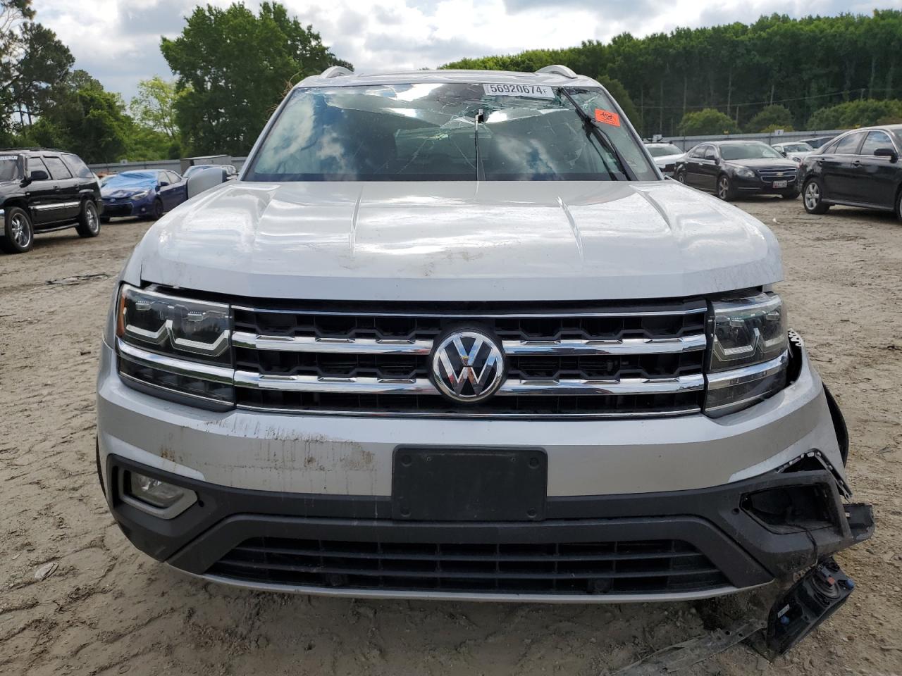 1V2EP2CA8JC598239 2018 Volkswagen Atlas Sel