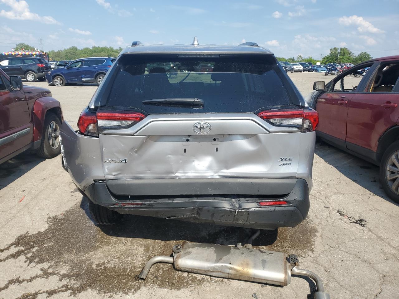 2T3P1RFV4MC157083 2021 Toyota Rav4 Xle