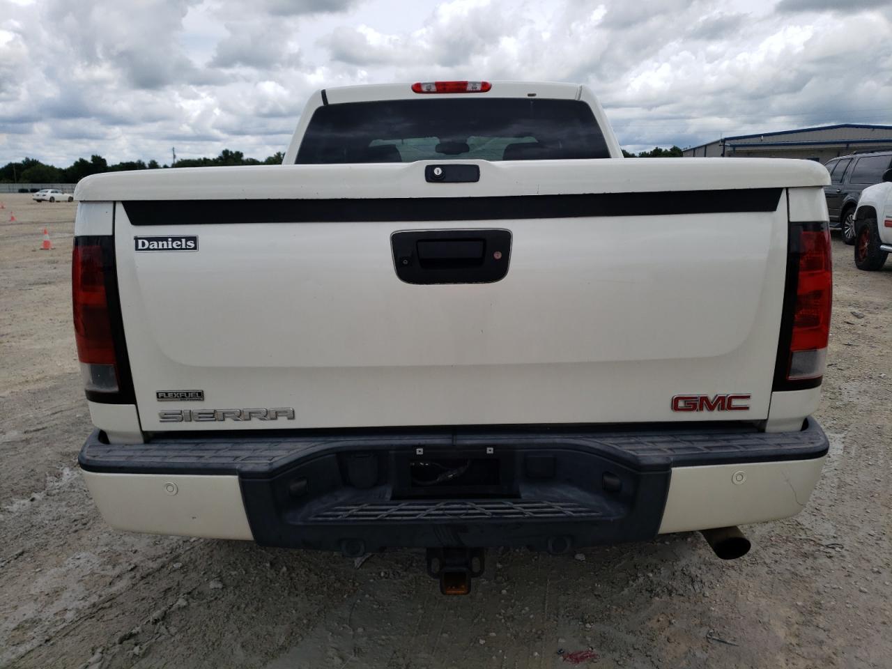 3GTP2XE21BG166098 2011 GMC Sierra K1500 Denali
