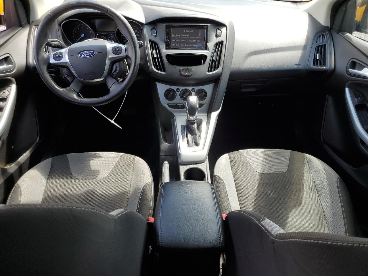 1FAHP3K28CL438563 2012 Ford Focus Se