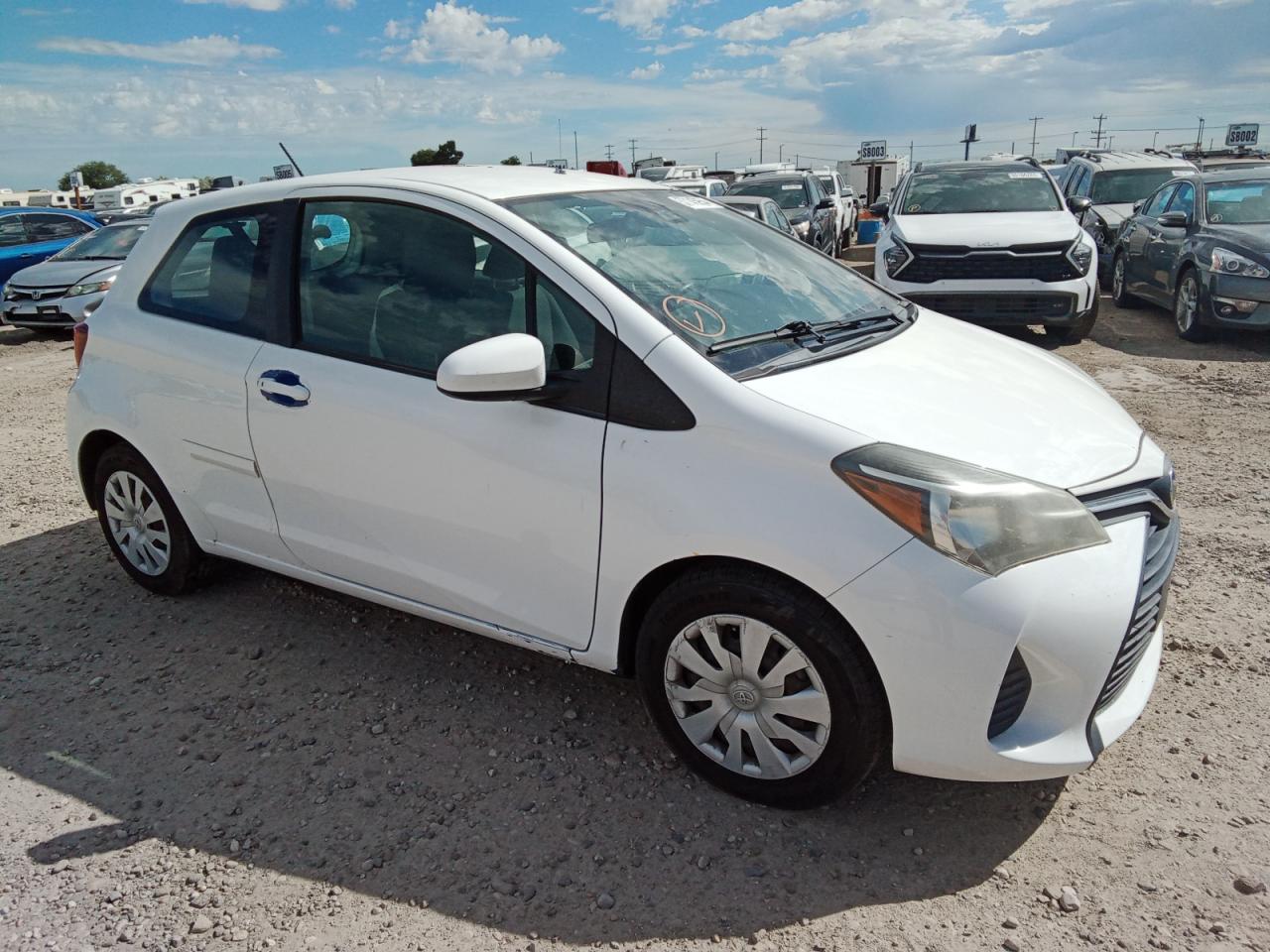 VNKJTUD36HA083082 2017 Toyota Yaris L