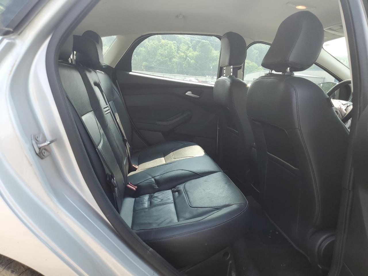 1FADP3K28FL348817 2015 Ford Focus Se