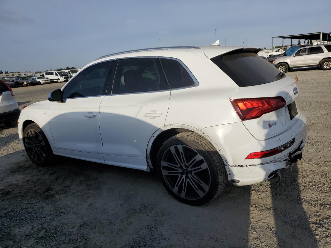 WA1C4AFYXJ2225689 2018 Audi Sq5 Prestige