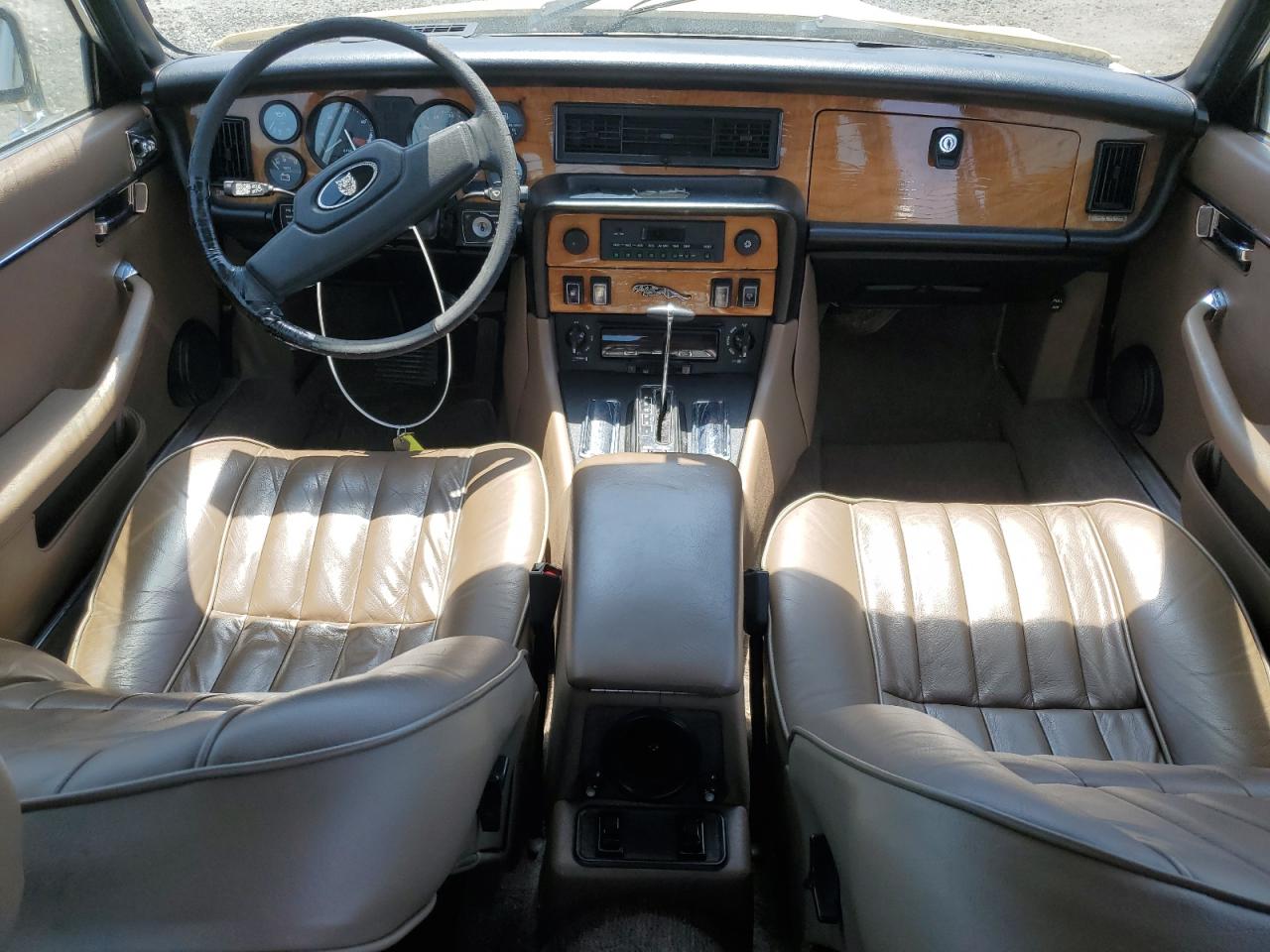 SAJAV1341FC391081 1985 Jaguar Xj6