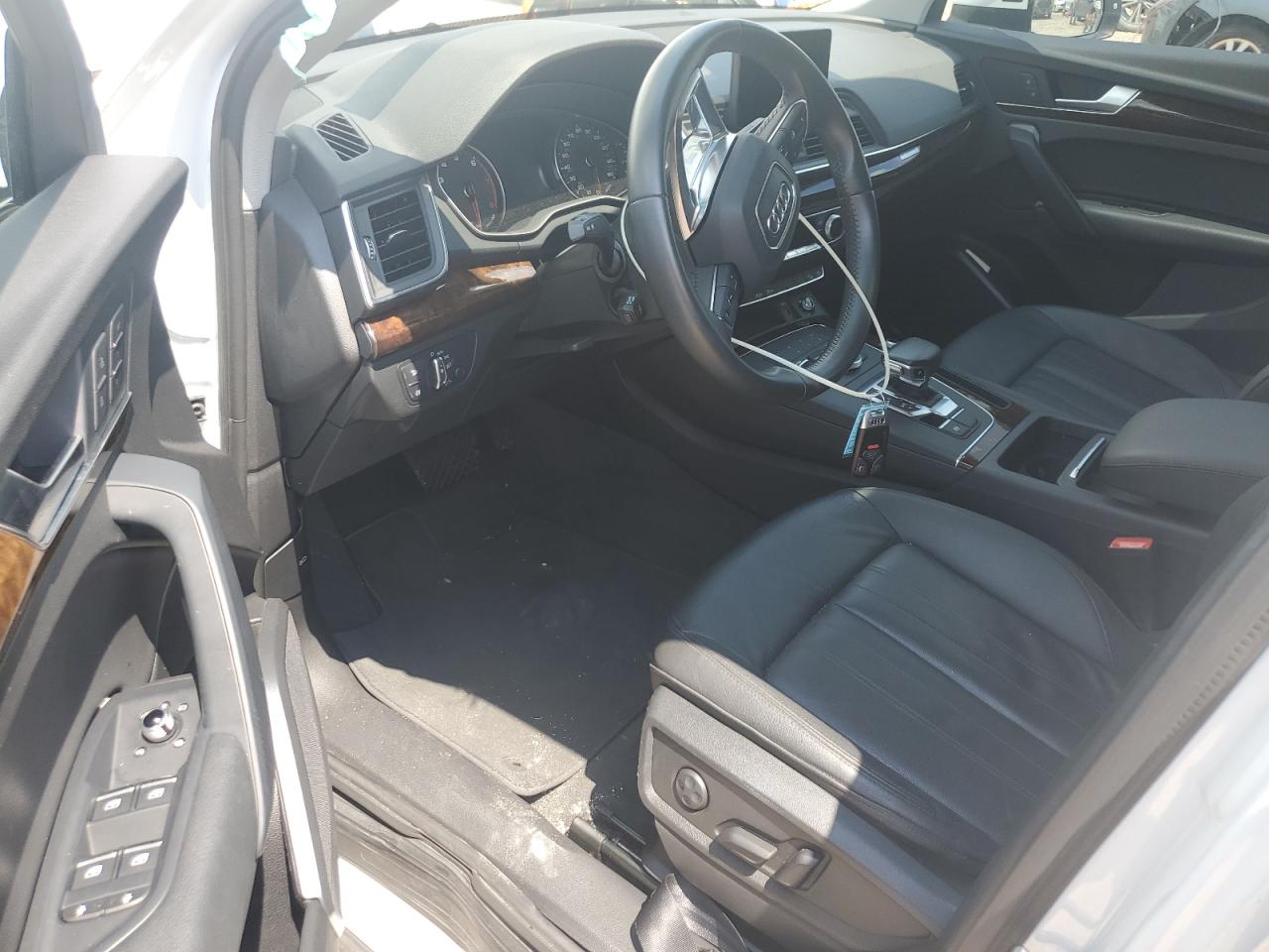 WA1ANAFY4L2028637 2020 Audi Q5 Premium