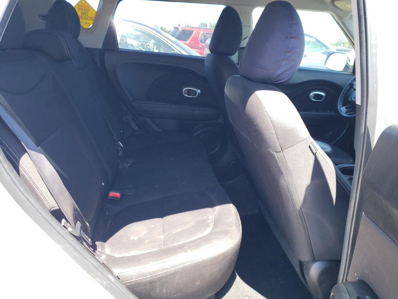 KNDJN2A22G7845077 2016 Kia Soul