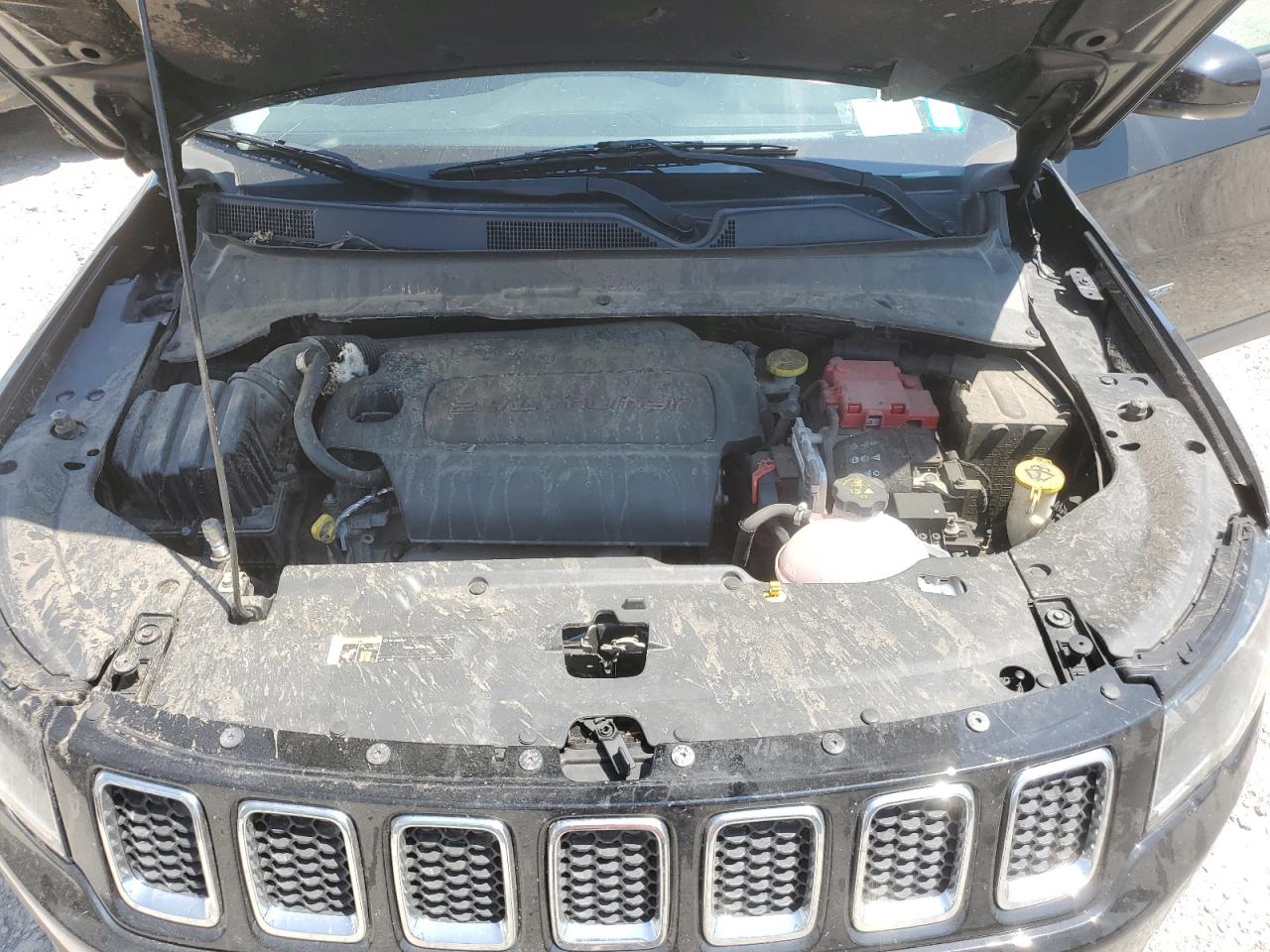 3C4NJDBBXKT595776 2019 Jeep Compass Latitude