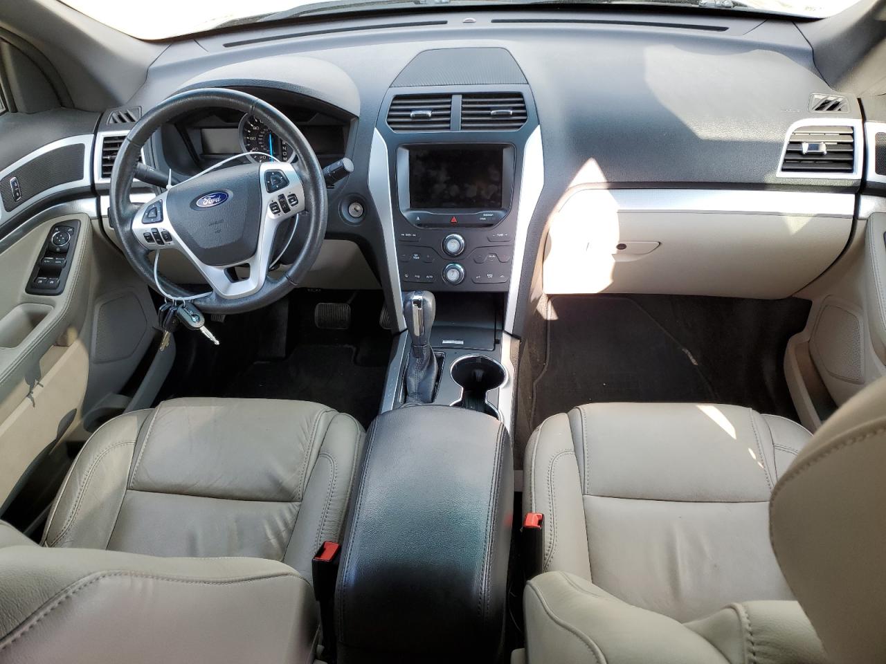 1FM5K8D82FGB51335 2015 Ford Explorer Xlt