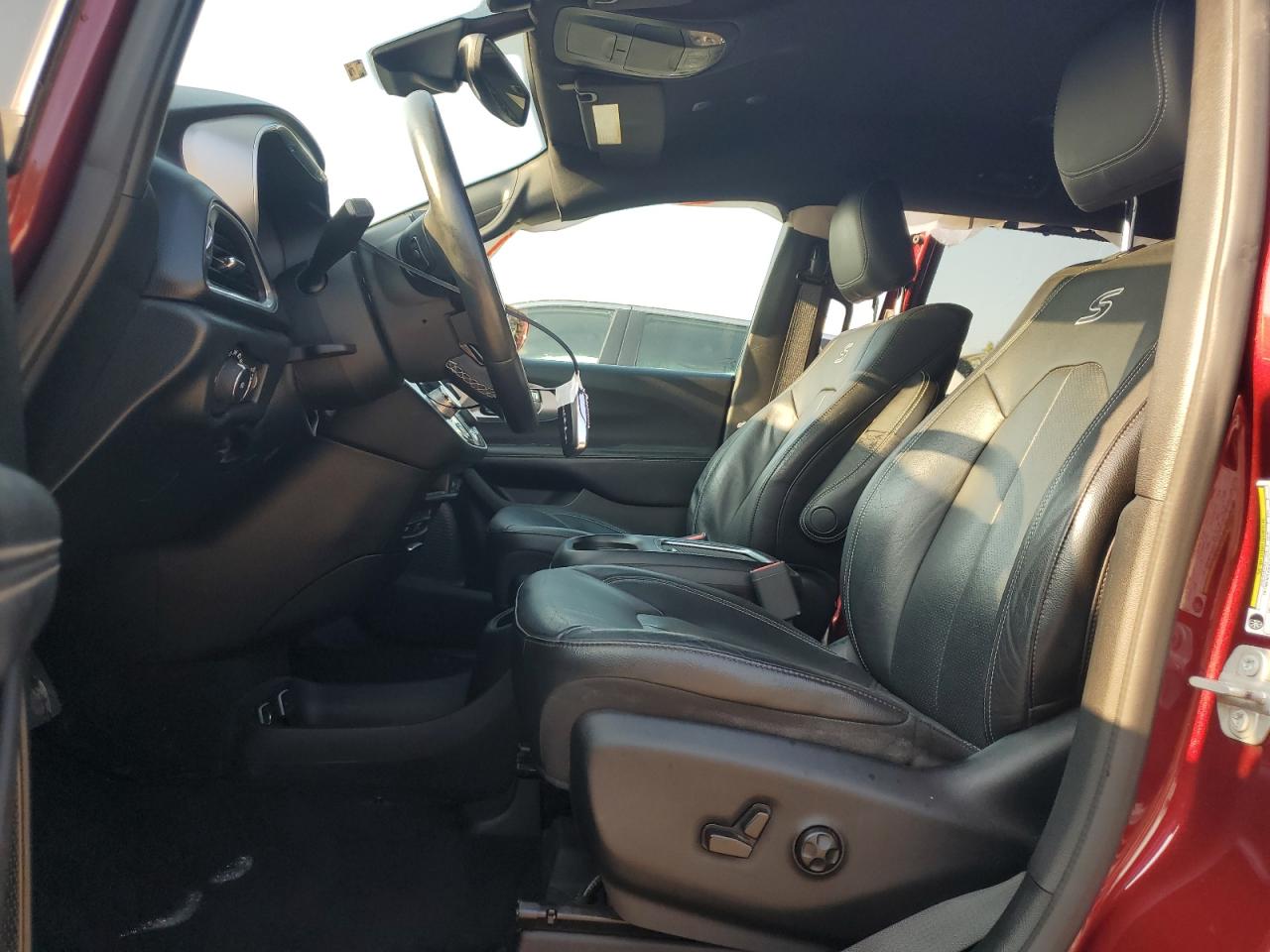 2C4RC1EG7JR197556 2018 Chrysler Pacifica Touring L Plus