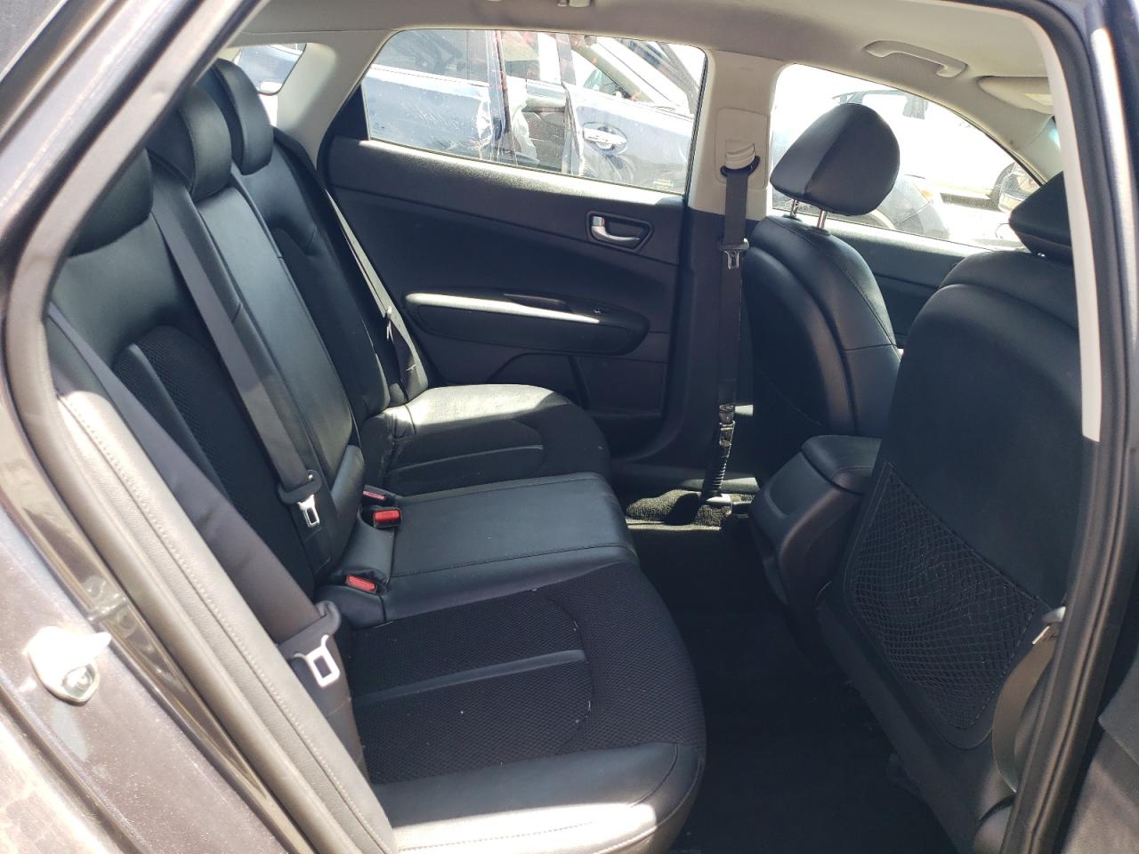 5XXGT4L39KG286015 2019 Kia Optima Lx