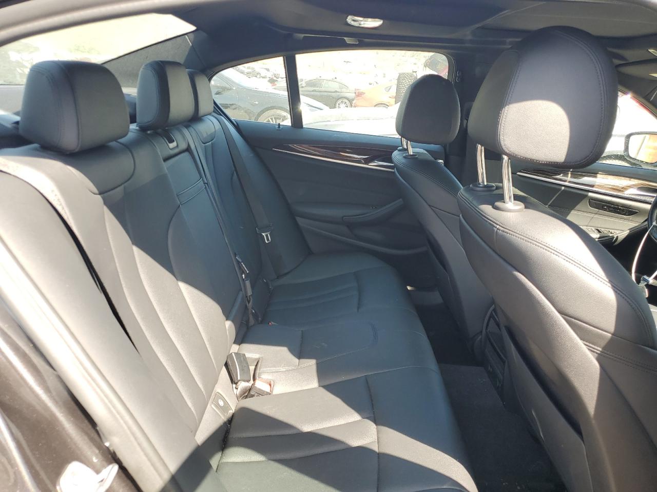 WBAJA9C52KB392514 2019 BMW 530E