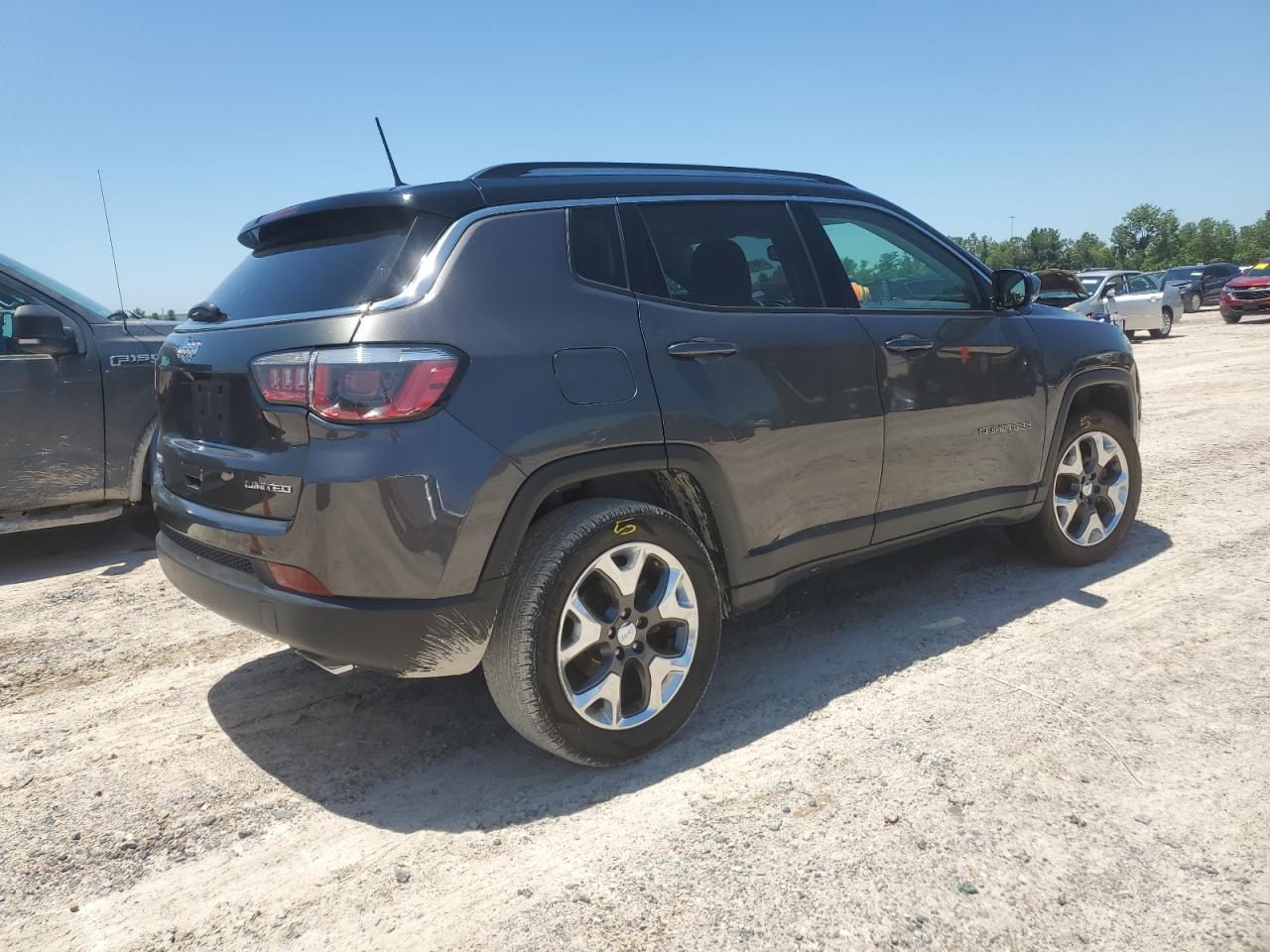 2018 Jeep Compass Limited vin: 3C4NJDCB5JT266111