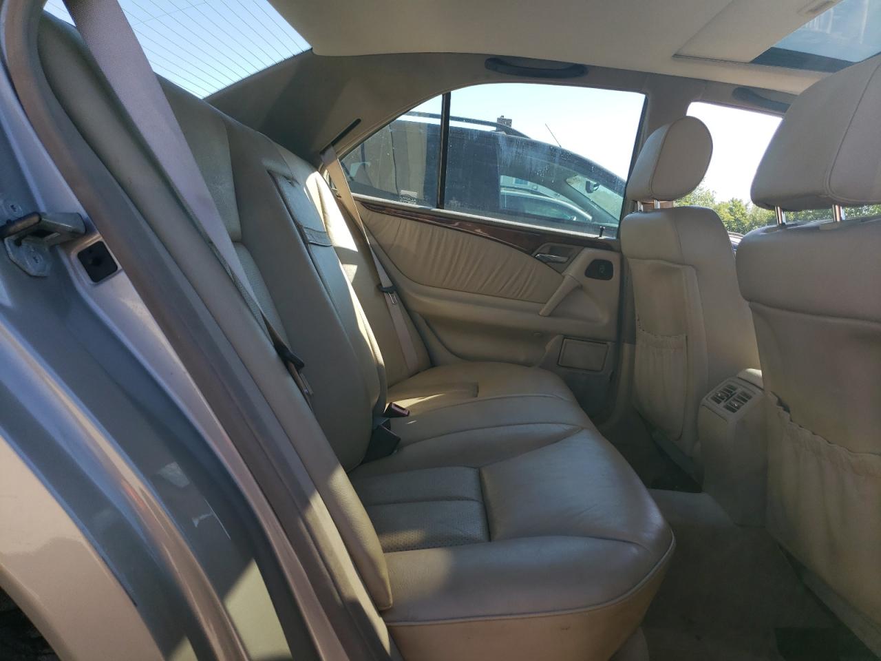 WDBJF65F2WA666104 1998 Mercedes-Benz E 320