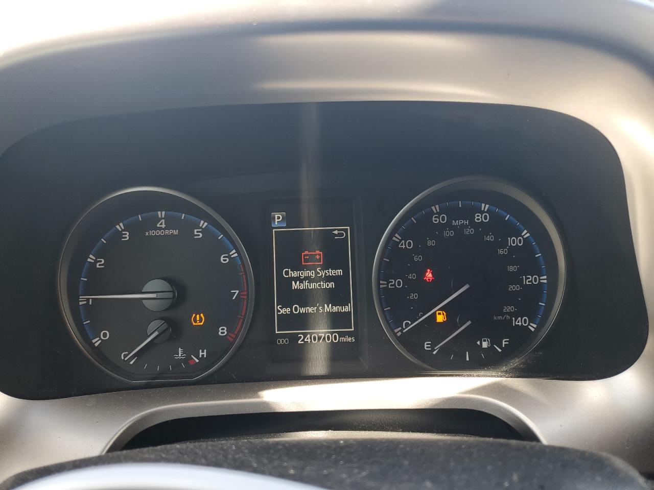 JTMBFREV6HJ706461 2017 Toyota Rav4 Le