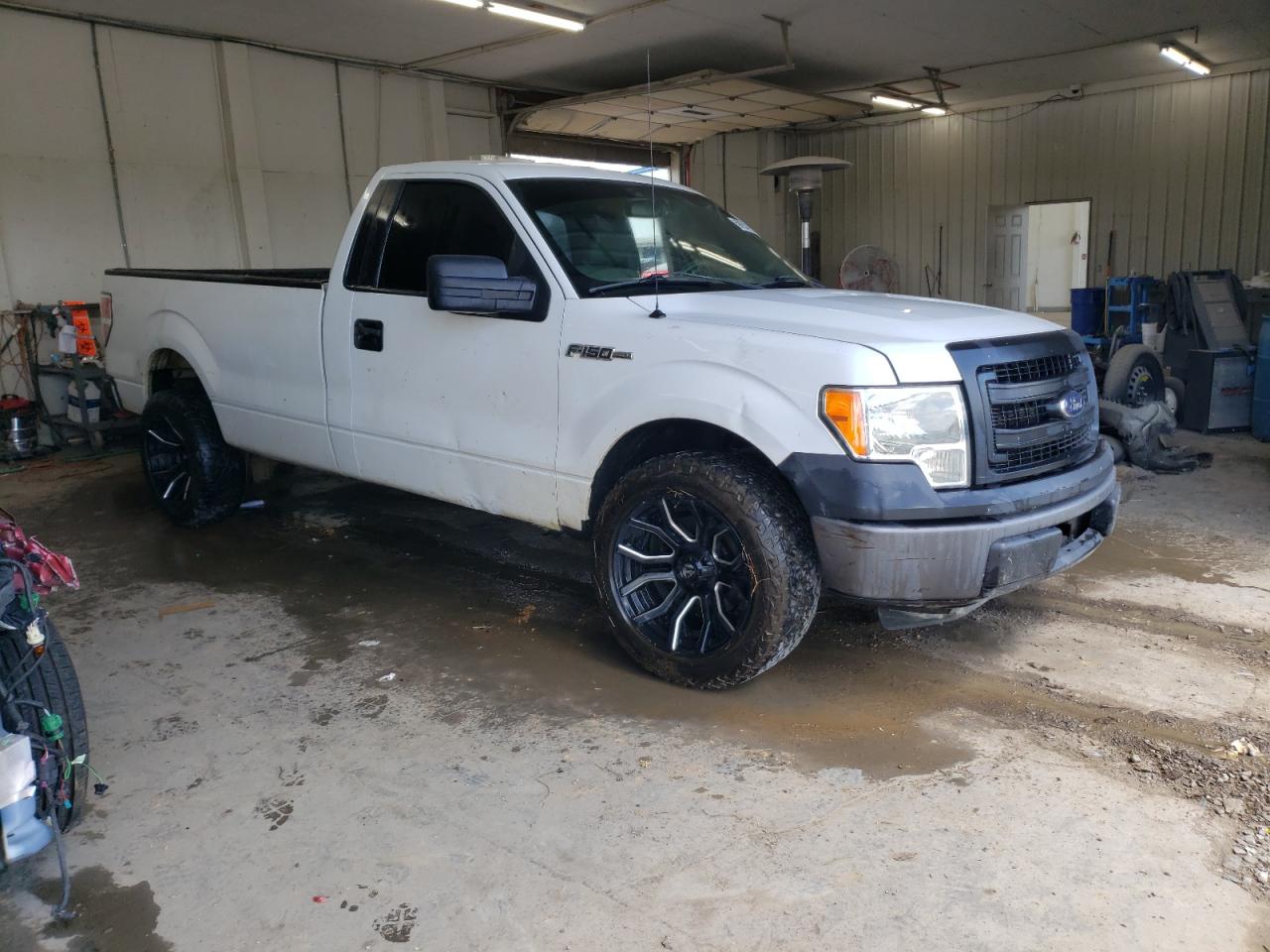 2014 Ford F150 vin: 1FTMF1CM0EKF76896