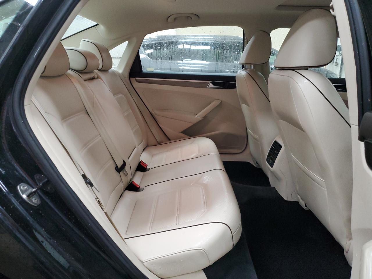 1VWGT7A39HC021945 2017 Volkswagen Passat Se