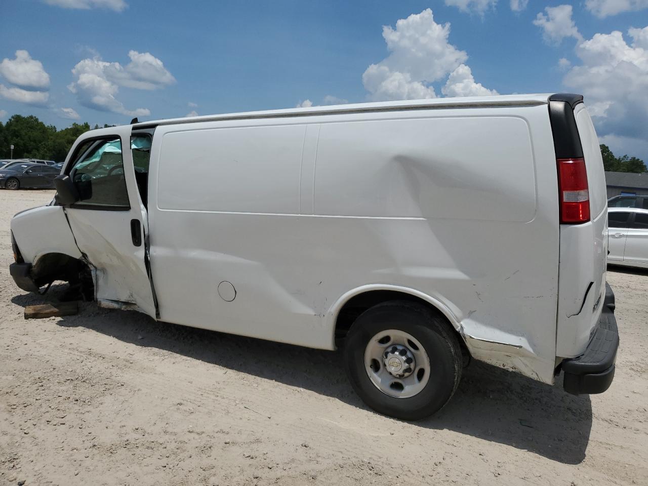 1GCWGAFP2M1312482 2021 Chevrolet Express G2500