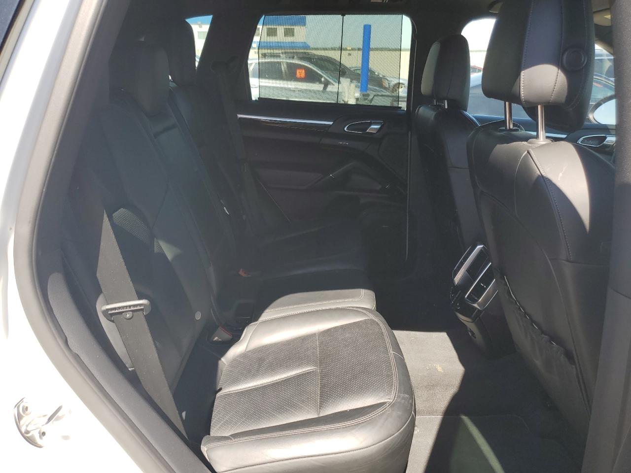 WP1AF2A27DLA30145 2013 Porsche Cayenne