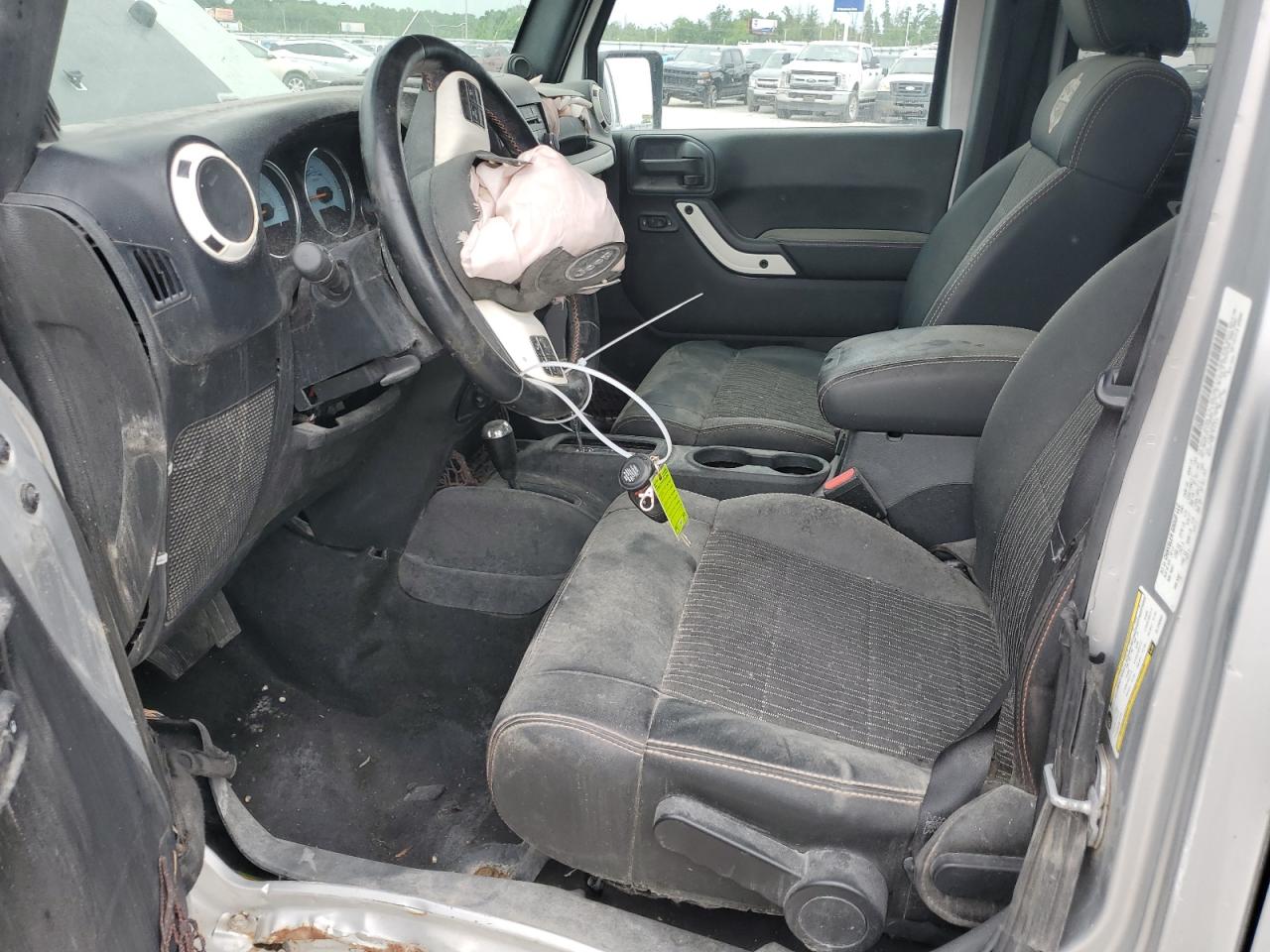 1C4BJWEG0CL146383 2012 Jeep Wrangler Unlimited Sahara