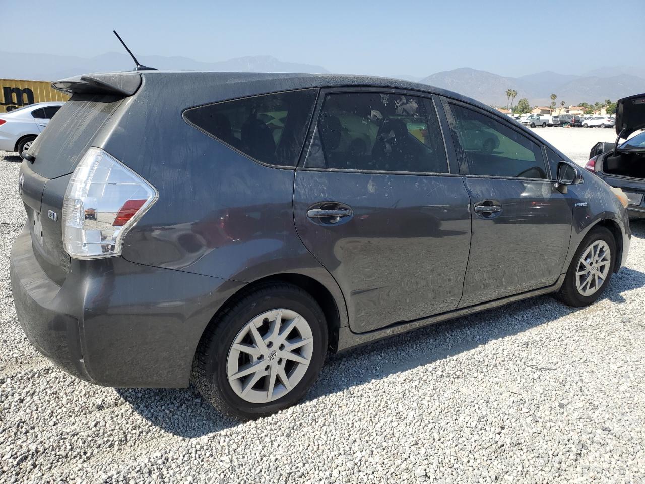 JTDZN3EU2D3225708 2013 Toyota Prius V