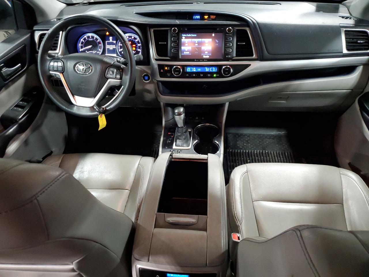 5TDJKRFH7GS344528 2016 Toyota Highlander Xle